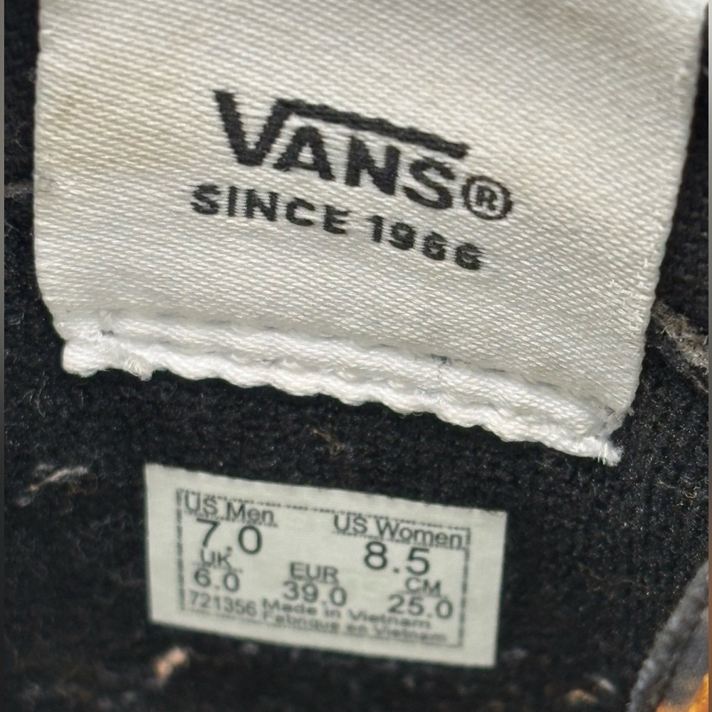 Vans Wild Tiger Pattern High-Tops - Picture 7 of 7